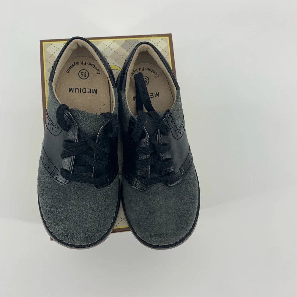 FootMates Connor boys size 8.5 grey/black